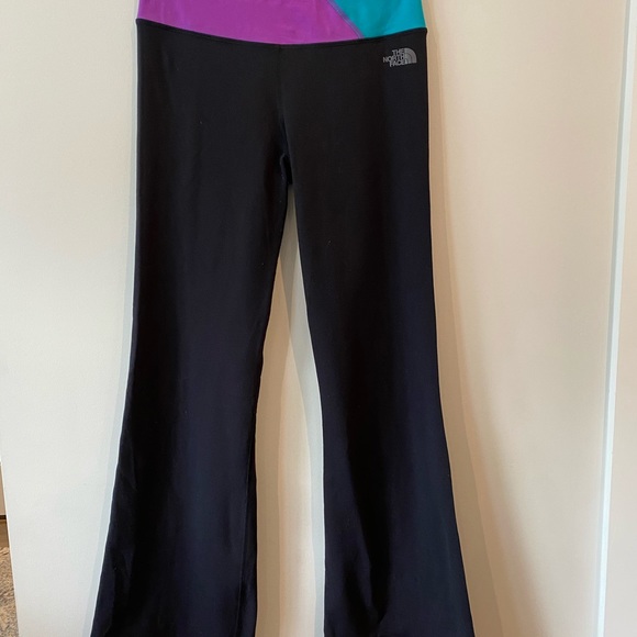 Women’s The North Face Leggings w/ flair leg - Picture 1 of 4